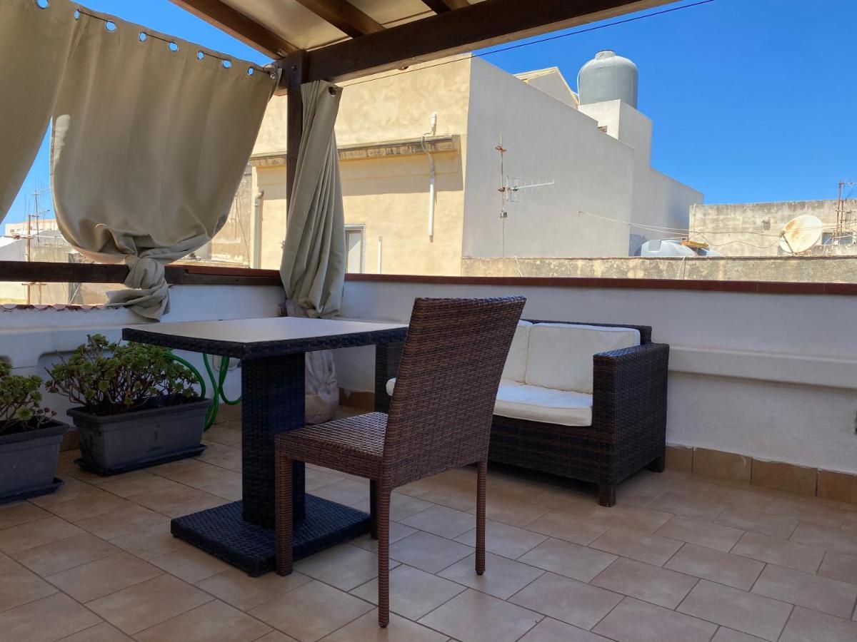 Mansarda Con Terrazzo Apartment Trapani Exterior photo